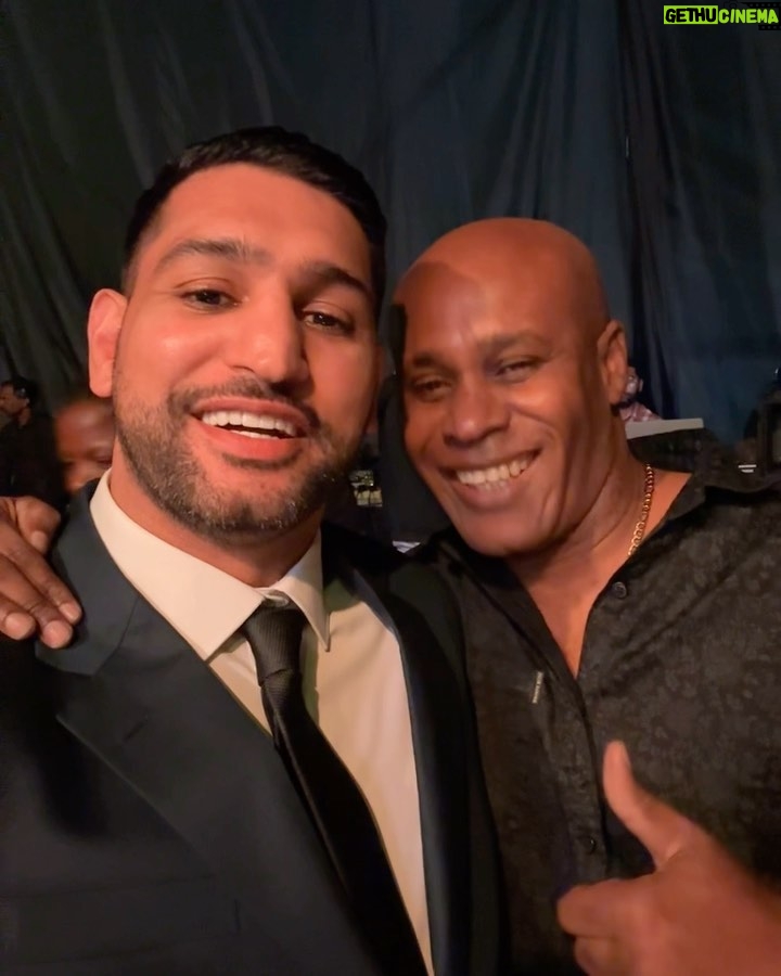 Amir Khan Instagram - The legend Mario Kindelan @k.marioceasar. We boxed twice in the Amateurs. He beat me in the Olympic finals in Athens when I was 17, then a few month later we fought again and I beat him in bolton where I became number one lightweight in the world and turned over to the professional ranks with Frank Warren. Itโs a pleasure to meet one of the best amateur boxers ever and it was amazing to share the ring with such a legend. ๐๐ฝ Bahrain