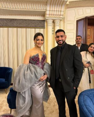 Amir Khan Instagram - Thank you for having me at the @redseafilm #redseafilmfestival #jeddah