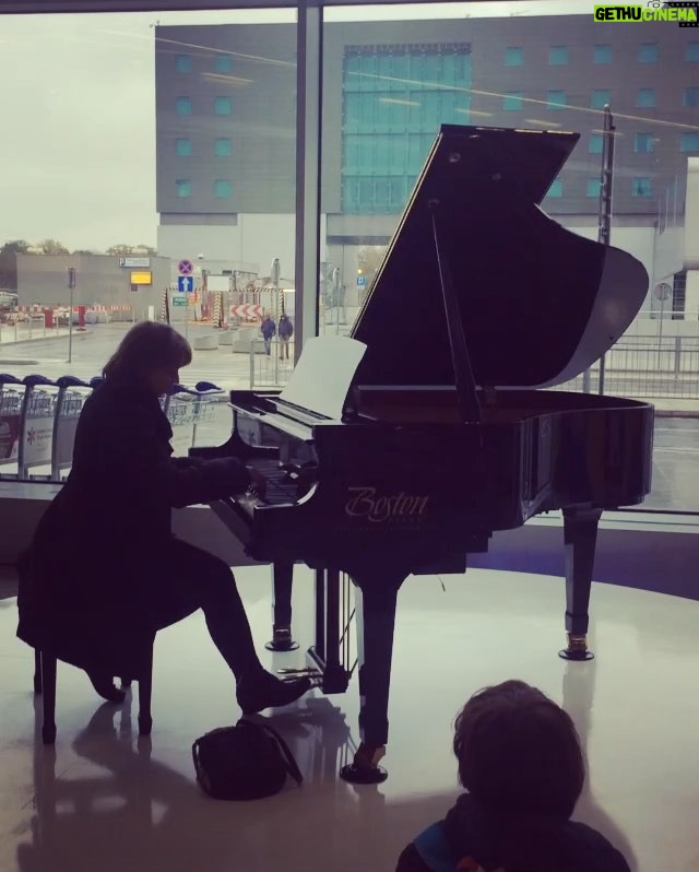 Amirhossein Arman Instagram - مى نوازيم و مى آموزيم Warsaw Chopin Airport
