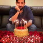 Amirhossein Arman Instagram – خوشحالم که هستید
امیدوارم حال هممون بهتر بشه ❤️