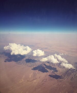 Amirhossein Arman Instagram - Between the earth,sky and clouds 
#عيدمبارك #سينمامبارك
📸 @amirarman