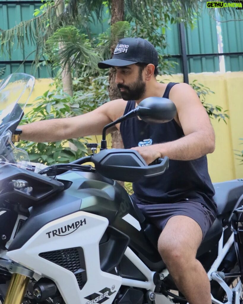 Amit Sadh Instagram - I love making movies and I love riding - and they both make me come across so many people and experiences , and that connect is something I love chasing ! I finally got my most favourite bike - #triumphtiger Big Thankyou to the big boss @shoeb_farooq and Arsh and triumph india - fr great service and fr making this beautiful beast ! And now let THE RIDES BEGIN - I am planning something crazy in the summer ‘23 - so all my fans , Bikerni’s and bikers - be ready !! @indiatriumph @thetriumphingman . . . . . . #trendy #amitsadh #bike #bikelovers #triumphmotorcycles #triumph #superbike #fyp Mumbai, Maharashtra
