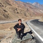 Amit Sadh Instagram - We push .. We push harder ... Even when in pain ... Any kind of pain .. Push harder !! #NeverGiveUp ( this quote/lines are for@my self .. there are days where you have to fight the fatigue and give your bestest .. and true Gladiator’s know how to do that !! Love to you ALL ! Manali, Himachal Pradesh