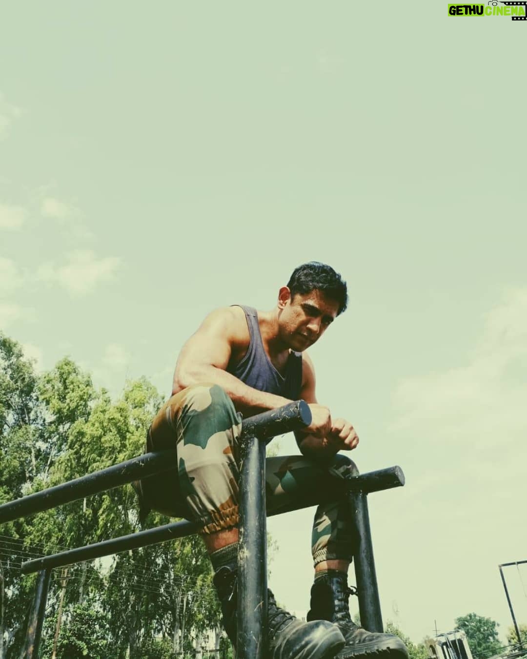 Amit Sadh Instagram - In my zone And zidding continues... Shot by my director- @vish2vish #Ziddcontinues Mumbai, Maharashtra