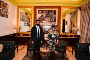 Amit Sadh Instagram - ‪Good Evening Everyone!‬
‪Yesterday had the Privilege & Singular Honour to meet Our COAS (Chief of Army Staff) Gen MM Naravane. It was a Life Changing Moment. Words of Encouragement coming from him is a Great Blessing one can only dream of. Thank You So Much Sir. Jai Hind!! 🙏‬