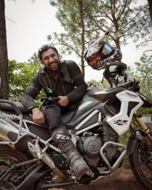Amit Sadh Instagram - These photos are a testament to the ride so far and how ecstatic & grateful I am for this ride ❤️
It's truly a blessing to be born in this beautiful country🇮🇳. 
Sharing a few updates... We left from Sangla yesterday and rode via Powari & Spillow. We stopped to refuel at Pooh and then stopped at Nako for lunch. On our way to Kaza, as we were passing by Lari Village, I dropped my phone from the mount. 👀
That's when the whole team became Sherlock Holmes😜, and we found the location of the phone… Long story short, we found the phone and learning from this is that I need to change my mount and get the new Tiger mount for the phone. 😎
 
We are now in Kaza, the network is still sporadic, but as promised we will keep sharing the ride.🥰

#motorcyclessavedmylife 
#himachalpradesh #sangla #kaza #spitivalley