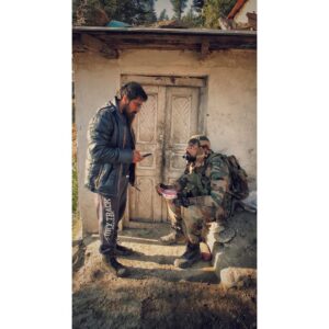 Amit Sadh Instagram - This was almost afternoon during naptime & in between shots. Since we were shooting at high altitude, there was no point going down. So this is just one day - tired and exhausted, but everytime we wore the uniform everyday when we went to replay and enact the great story of courage of our Indian forces, it was incredible. That gave me extra strength and we never felt tired. This has been one of the biggest honours of my life. Doing this role has taught me so many things which I am sure will help me grow as a human being! 🙏 #Avrodh

‪#Avrodh now streaming on @sonyliveindia‬

‪@applausesocial @iradaentertainment @rajacharya1 ‬@samkhan