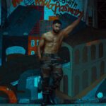 Amit Sadh Instagram - There are no small roles or big roles. There are small thinking & big intentions. Something that I firmly believe is that it's audiences love & acceptance that makes something big. ‬ ‪I'm fortunate I've been able to connect with audiences/fans/viewers in a way I could never imagine. And for that a heartfelt thank you to each & every one of you. Let's continue this ride. Lots of love! 🙏♥️🤗‬ ‪#Avrodh now streaming on @sonyliveindia‬ ‪@applausesocial @iradaentertainment @rajacharya1 ‬@samkhan