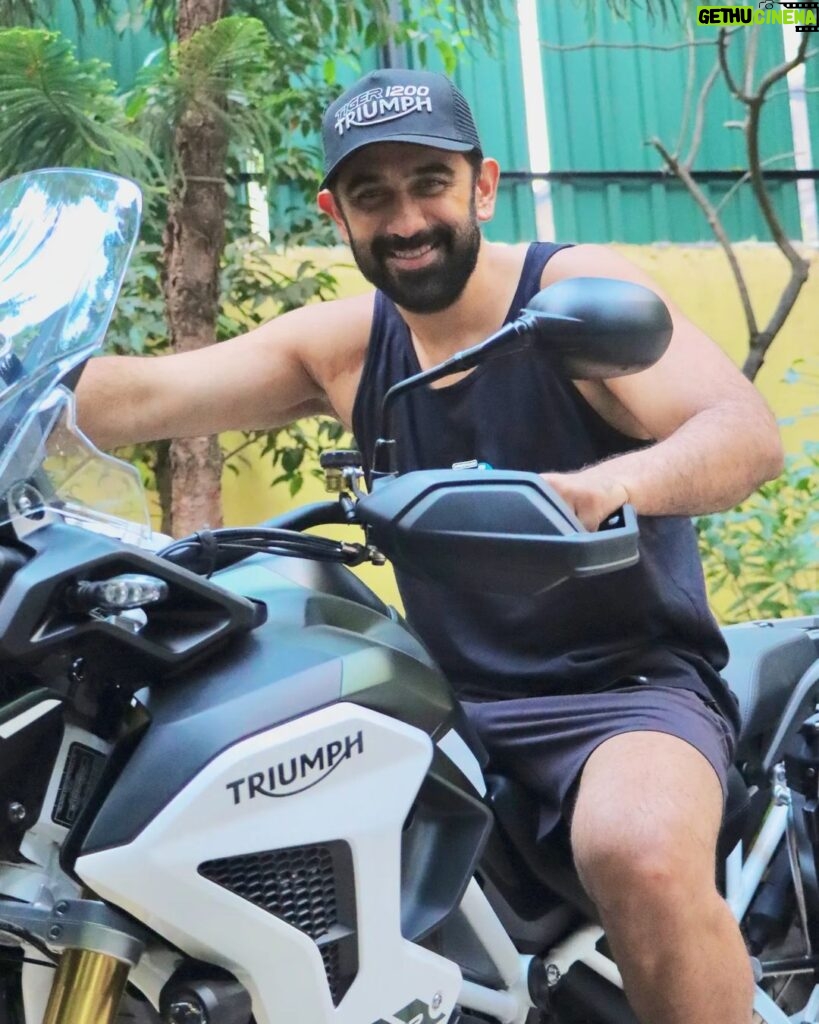 Amit Sadh Instagram - I love making movies and I love riding - and they both make me come across so many people and experiences , and that connect is something I love chasing ! I finally got my most favourite bike - #triumphtiger Big Thankyou to the big boss @shoeb_farooq and Arsh and triumph india - fr great service and fr making this beautiful beast ! And now let THE RIDES BEGIN - I am planning something crazy in the summer ‘23 - so all my fans , Bikerni’s and bikers - be ready !! @indiatriumph @thetriumphingman . . . . . . #trendy #amitsadh #bike #bikelovers #triumphmotorcycles #triumph #superbike #fyp Mumbai, Maharashtra