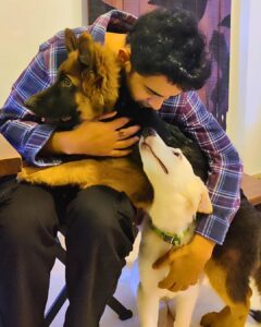 Amit Sadh Instagram - Me, Mike & Tango!! ❤️ Does anyone want to join us?😋🤗