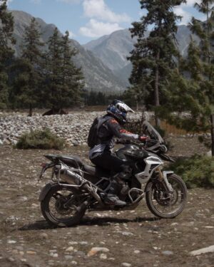Amit Sadh Instagram - These photos are a testament to the ride so far and how ecstatic & grateful I am for this ride ❤️
It's truly a blessing to be born in this beautiful country🇮🇳. 
Sharing a few updates... We left from Sangla yesterday and rode via Powari & Spillow. We stopped to refuel at Pooh and then stopped at Nako for lunch. On our way to Kaza, as we were passing by Lari Village, I dropped my phone from the mount. 👀
That's when the whole team became Sherlock Holmes😜, and we found the location of the phone… Long story short, we found the phone and learning from this is that I need to change my mount and get the new Tiger mount for the phone. 😎
 
We are now in Kaza, the network is still sporadic, but as promised we will keep sharing the ride.🥰

#motorcyclessavedmylife 
#himachalpradesh #sangla #kaza #spitivalley