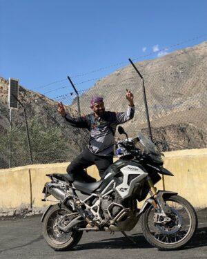 Amit Sadh Instagram - These photos are a testament to the ride so far and how ecstatic & grateful I am for this ride ❤️
It's truly a blessing to be born in this beautiful country🇮🇳. 
Sharing a few updates... We left from Sangla yesterday and rode via Powari & Spillow. We stopped to refuel at Pooh and then stopped at Nako for lunch. On our way to Kaza, as we were passing by Lari Village, I dropped my phone from the mount. 👀
That's when the whole team became Sherlock Holmes😜, and we found the location of the phone… Long story short, we found the phone and learning from this is that I need to change my mount and get the new Tiger mount for the phone. 😎
 
We are now in Kaza, the network is still sporadic, but as promised we will keep sharing the ride.🥰

#motorcyclessavedmylife 
#himachalpradesh #sangla #kaza #spitivalley