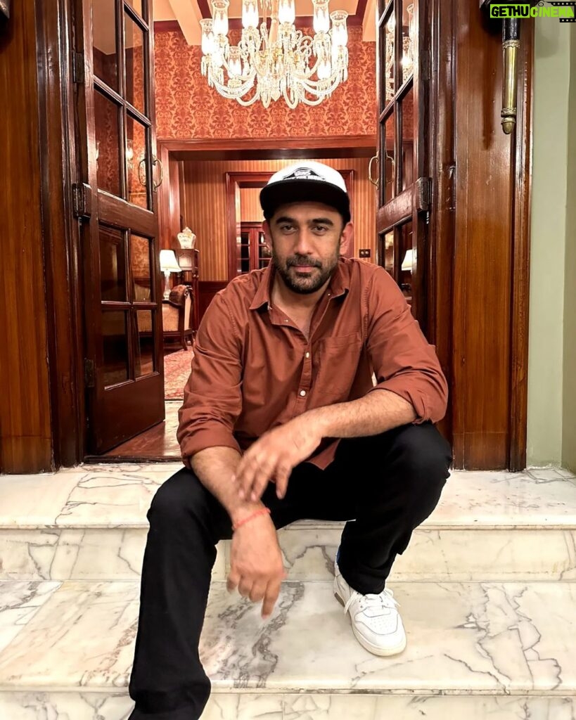 Amit Sadh Instagram - Last night in #Jodhpur was beautiful, spending time with family and friends, eating amazing food and lots of laughter. The warm Welcome we received was heartwarming, adding to the joy of the evening. Dumping a few of the best pictures from the ride till now - capturing memories that will last a lifetime. Hope you all like it, and here's to more adventures and laughter ahead! #Motorcyclessavedmylife