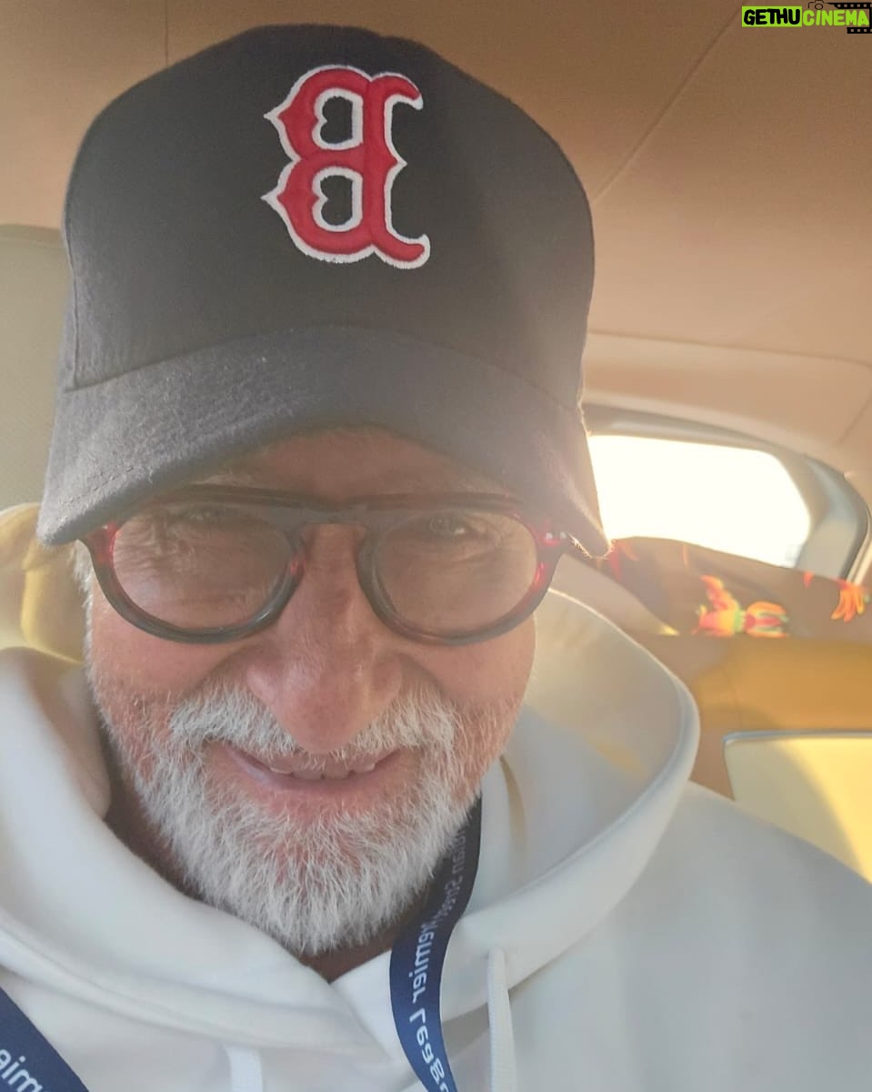 Amitabh Bachchan Instagram - Off to the game .. ISPL Majhi Mumbai our team takes on Kolkata ..