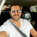 Amr Youssef Instagram - صباح الفل و جمعة مباركة عليكم ☀️في الطريق للتصوير 😎 #عمرو_يوسف