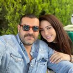 Amr Youssef Instagram – كل سنة و انتم طيبين و عيد سعيد عليكم يا حبايب يارب دايماً سعداء و متهنييين 😘💐❤️ 
#عيد_سعيد