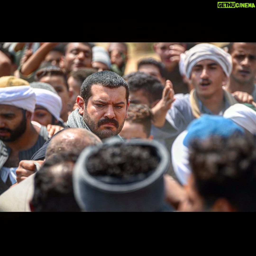 Amr Youssef Instagram - حبيت #طايع من اول ما قرأت المعالجة الدرامية و حبيته اكتر بكتير لما الناس حبوه ، ظروف و اماكن تصويره كانت صعبه جداً و لذلك قررت ارتاح بعديها سنة ، لكن القرار ده مش هيتكرر عشان لو هريح بعد #الملك هحتاج خمس سنين 😁 مجهود جبار من كل فريق العمل بشكرهم عليه و لسه مكملين تصوير ، بس المهم انه ان شاء الله يعجبكم ، انتظروا خلال ايام الاعلان التشويقي الاول لمسلسل #الملك #رمضان٢٠٢١ #عمرو_يوسف