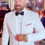 Amr Youssef Instagram – “انا بحب الضحك و الفرفشة و الانبساط” 😂

مبيحبش الندب و بيحب يتبسط، لو راح مكان لقي زحمة مش هيتعصب خالص و هيتبسط، عملناله اختبار علشان نعرف هو شخص درامي ولا لا و مطلعش شخص درامي خالص، الفنان عمرو يوسف من علي ريد كاربت مهرجان القاهرة للدراما

#جوسيبس_في_مهرجان_الدراما #مهرجان_الدراما

@cairodramafestival