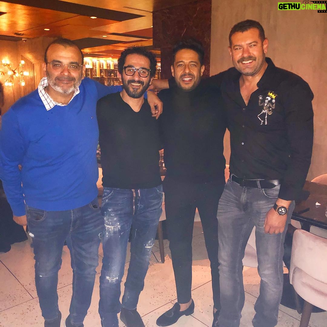 Amr Youssef - 97.9K Likes - صورة جميلة بتجمعني بالأصدقاء حماقي و ايمن بهجت قمر اثناء الاحتفال بألبوم احمد حلمي الجديد #كل_يوم_من_ده 😁
#حماقي #احمد_حلمي #عمرو_يوسف