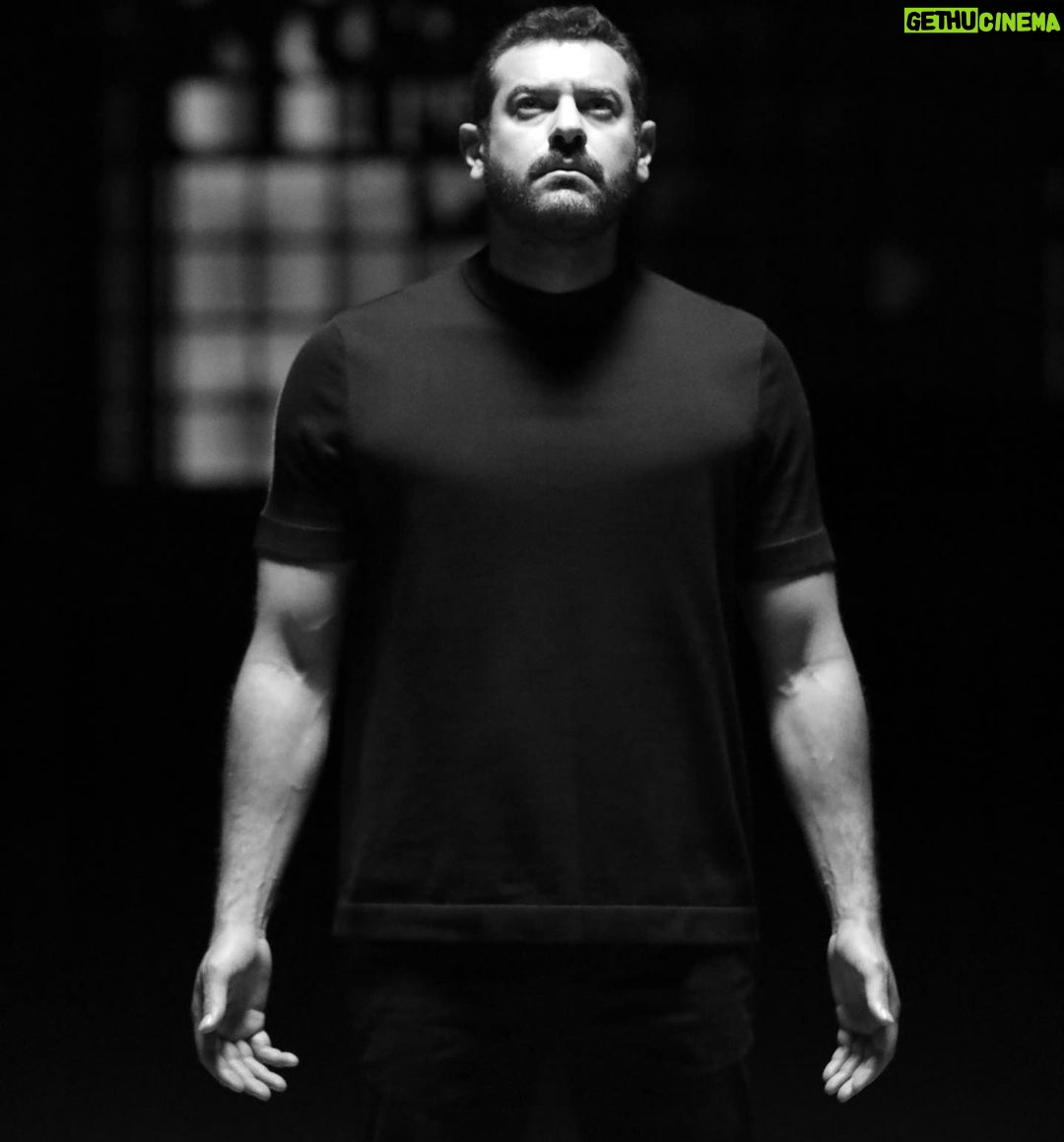 Amr Youssef Instagram - الحمد لله لازال #وعد_ابليس متصدر الاعلي مشاهدة سعيد بهذه التجربة الجديدة و المختلفة من اعمال #شاهد الاصلية و متحمس لأعمالهم القادمة كمشاهد و كمشارك #عمرو_يوسف #شاهد ملحوظة: الصورة تخوف عشان احتفالات #الهالوين 👻🎃🎃😁 @shahid.vod @saaid_abd_elghani