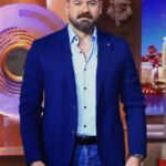 Amr Youssef Instagram - . استمتعت بالحلقة مع الاعلامي الكبير عمرو اديب و اتمني تكون نالت اعجابكم Styled by: @yasmineeissa Outfit: @gentswardrobe_egypt @boss Jewellery:@huwadesign #الحكاية_مع_عمرو_اديب #وعد_إبليس