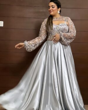 Amrapali Dubey Instagram - Filamchi Bhojpuri Music Awards ✨

Dress @vidyamourya096 🫶🏻