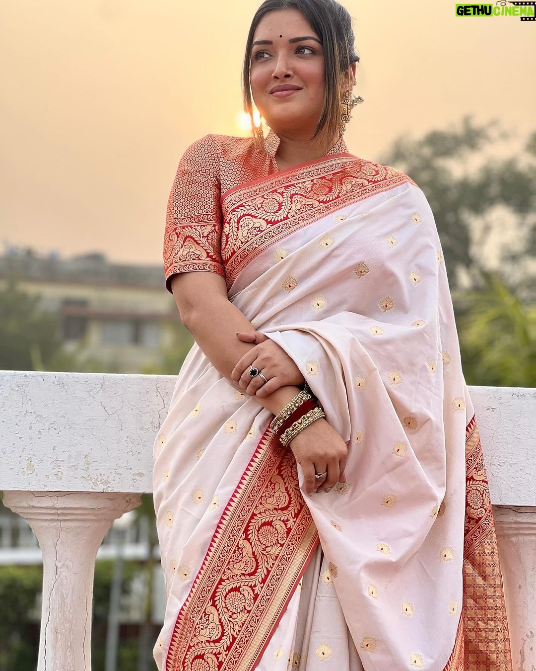 Amrapali Dubey Instagram - Sending some “सुंदरता” to your feed 💫✨