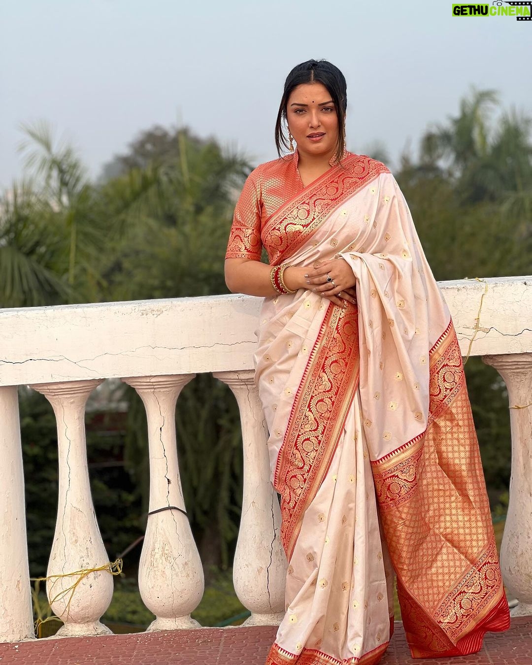 Amrapali Dubey Instagram - Sending some “सुंदरता” to your feed 💫✨