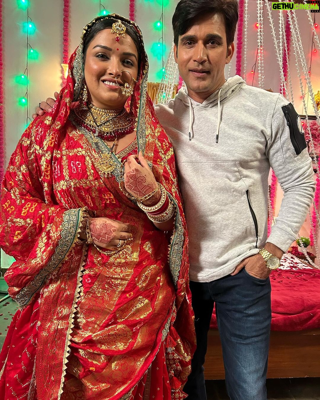 Amrapali Dubey Instagram - जितनी अच्छी सूरत उतनी ही अच्छी सीरत और उम्दा ऐक्ट्रेस ॥आपकी तारीफ़ में शब्द कम पड़ जाएँगे।। आप के चेहरे पे हमेशा मुस्कान बनी रहे ।आपकी सारी ख्वाहिश पूरी हो और कामयाबी पाये यहीं दुआ करते हैं । wish यू happy birthday Aamrapali ji ❤️🙏🎂🎉