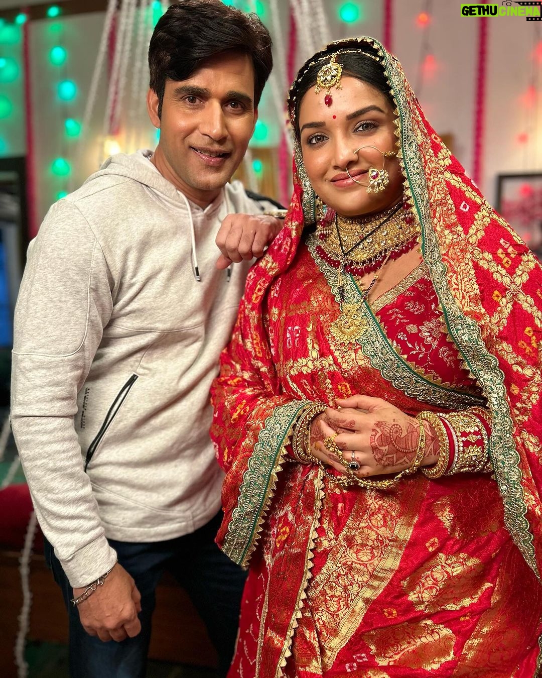 Amrapali Dubey Instagram - जितनी अच्छी सूरत उतनी ही अच्छी सीरत और उम्दा ऐक्ट्रेस ॥आपकी तारीफ़ में शब्द कम पड़ जाएँगे।। आप के चेहरे पे हमेशा मुस्कान बनी रहे ।आपकी सारी ख्वाहिश पूरी हो और कामयाबी पाये यहीं दुआ करते हैं । wish यू happy birthday Aamrapali ji ❤️🙏🎂🎉