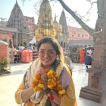 Amrapali Dubey Instagram – जय हो देवों के देव महादेव बाबा विश्वनाथ 🙏🏻 जय हो जगत जननी माँ अन्नपूर्णा 😍🙏🏻 आज बहुत सौभाग्य से एक बार फिर मेरे भोले, बाबा काशी विश्वनाथ भगवान और माँ अन्नपूर्णा का दिव्य दर्शन हुआ 🥹🙏🏻 हर हर महादेव 🙏🏻 ॐ गौरी शंकराय नमः 🥹🙏🏻