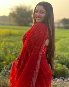 Amrapali Dubey Instagram - सरसों के खेत, धुंधली बेला और यह गाना ♥️