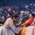 Amrapali Dubey Instagram - Blessed to have met with the queen of folk singing 🥰🫶🏻 Padma Bhushan, Bihar Kokila @shardasinha_official ji 🙏🏻 it was an honour to seek your blessings ma’am 🙏🏻 thankyou @filamchibhojpuri #musicawards