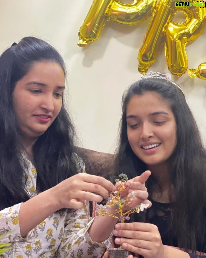 Amrapali Dubey Instagram - I thank God each and everyday that he blessed me with an elder sister like you. I must have done something extremely good in my past life that God made me a part of your life 🥹 I’ve been your fan when I was 5 and I will still be your fan when I will be 50. You have not only been a great daughter and sister but also my best friend, a doctor, a mentor, a teacher and many more things just to keep our family together and at ease 😘 you have always hidden your pain and put on a strong face for me to believe that everything in this world is beautifull and easy even while you yourself must have been scared 😭 You are THE WALL between me and all the problems in this world ♥ and please don’t worry about growing old… you already became older the day I was born 😜 happy birthday mera didi 😘😍🫶🏻