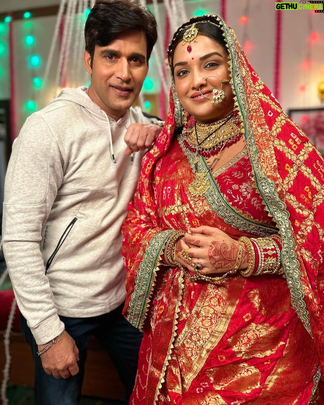 Amrapali Dubey Instagram - जितनी अच्छी सूरत उतनी ही अच्छी सीरत और उम्दा ऐक्ट्रेस ॥आपकी तारीफ़ में शब्द कम पड़ जाएँगे।। आप के चेहरे पे हमेशा मुस्कान बनी रहे ।आपकी सारी ख्वाहिश पूरी हो और कामयाबी पाये यहीं दुआ करते हैं । wish यू happy birthday Aamrapali ji ❤️🙏🎂🎉