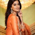 Amritha Aiyer Instagram – 🧡
.
 Outfit – @sheetalbatra 
Jewellery – @kushalsfashionjewellery
Styled – @shrushti_216
📸 – @screamstudiosbyharsha