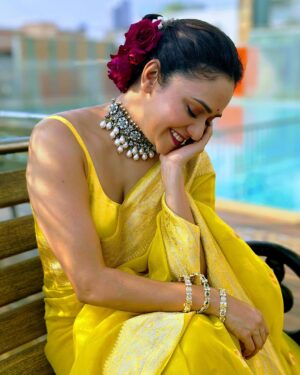 Amruta Khanvilkar Instagram - #ootd 
Wearing @warpnweftbysagrikarai 
@sorayaajewels_ 
#sareelove #amrutakhanvilkar