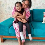 Amruta Khanvilkar Instagram – Ahilya and Aaryav had memorable bonding time with their Amu atya (attu) and Biu aaji ❤️. Lots of cozy time spent at home, playing with atya and aaji. Aaji fed them both lots of yummy food! Amu atya took us out to have authentic Kolhapuri food :) #sweetmemories #family Mumbai – मुंबई