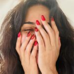 Amruta Khanvilkar Instagram – #chromenails for the first time 
#just #amrutakhanvilkar
