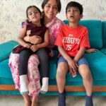 Amruta Khanvilkar Instagram – Ahilya and Aaryav had memorable bonding time with their Amu atya (attu) and Biu aaji ❤️. Lots of cozy time spent at home, playing with atya and aaji. Aaji fed them both lots of yummy food! Amu atya took us out to have authentic Kolhapuri food :) #sweetmemories #family Mumbai – मुंबई