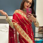 Amruta Khanvilkar Instagram – #indianglam wearing @warpnweftbysagrikarai 
@sorayaajewels_ 
#hmua @seemaaofficial 
#amrutakhanvilkar #eventdiaries favourite #redlips