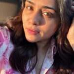 Amruta Khanvilkar Instagram – When the location is far …. And you simply cannot waste the beautiful morning light 
#amrutakhanvilkar #nofilter #dewyskin