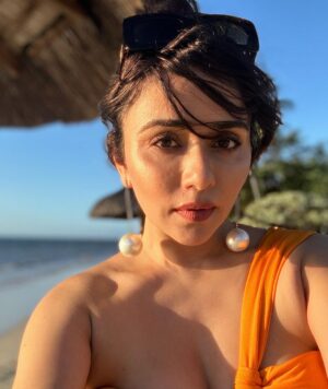 Amruta Khanvilkar Instagram - #whatatrip …. With memories …. Little sand … lots of sun and a #mauritiantan what a trip this has been ….chilling with adu @aditik26 ….late night talks at the bar ….making a new friend #shreya from @europamedia.ent …indulging in #mauritianfood and #desserts at the fabulous @sofitelmauritiuslimperial 
#mauritus is a place which will make you wanna come back 
Thankyou @europamedia.ent for making this happen 
Thankyou @mauritius.tourism @mauritius_india for making me fall in love with this place 
Saying good bye for now but definitely coming back for more 

#MauritiusNow
#FeelOurIslandEnergy
#mauritiustourism
#SofitelFrenchZest
#SofitelImperial#SofitelMauritius#Sofitel #amutravels2024