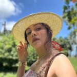 Amruta Khanvilkar Instagram – #soakingupthesun just before heading to the #sugarcanefactory #rumdistillery …. All #mauritianthings 
@sofitelmauritiuslimperial @mauritius.tourism @europamedia.ent 
#mauritiusisland #mauritius🇲🇺 #amrutakhanvilkar 

#MauritiusNow
#FeelOurIslandEnergy
#mauritiustourism
#SofitelFrenchZest
#SofitelImperial#SofitelMauritius#sofitel #amutravels2024