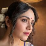 Amruta Khanvilkar Instagram - #sundaypicture #feltgoodafteralongtime Ps - love the song too Saree n blouse @warpnweftbysagrikarai ❤️ #amrutakhanvilkar