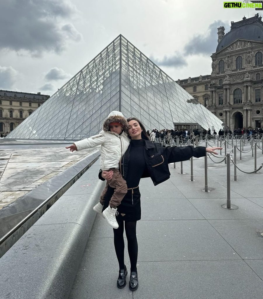 Amy Jackson Instagram - Le meilleur grâce à toi #PFW Paris, France