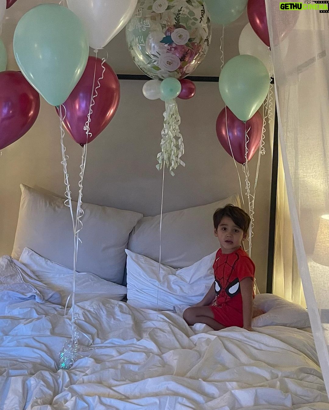 Amy Jackson Instagram - it’s been emosh 🎈🥹
