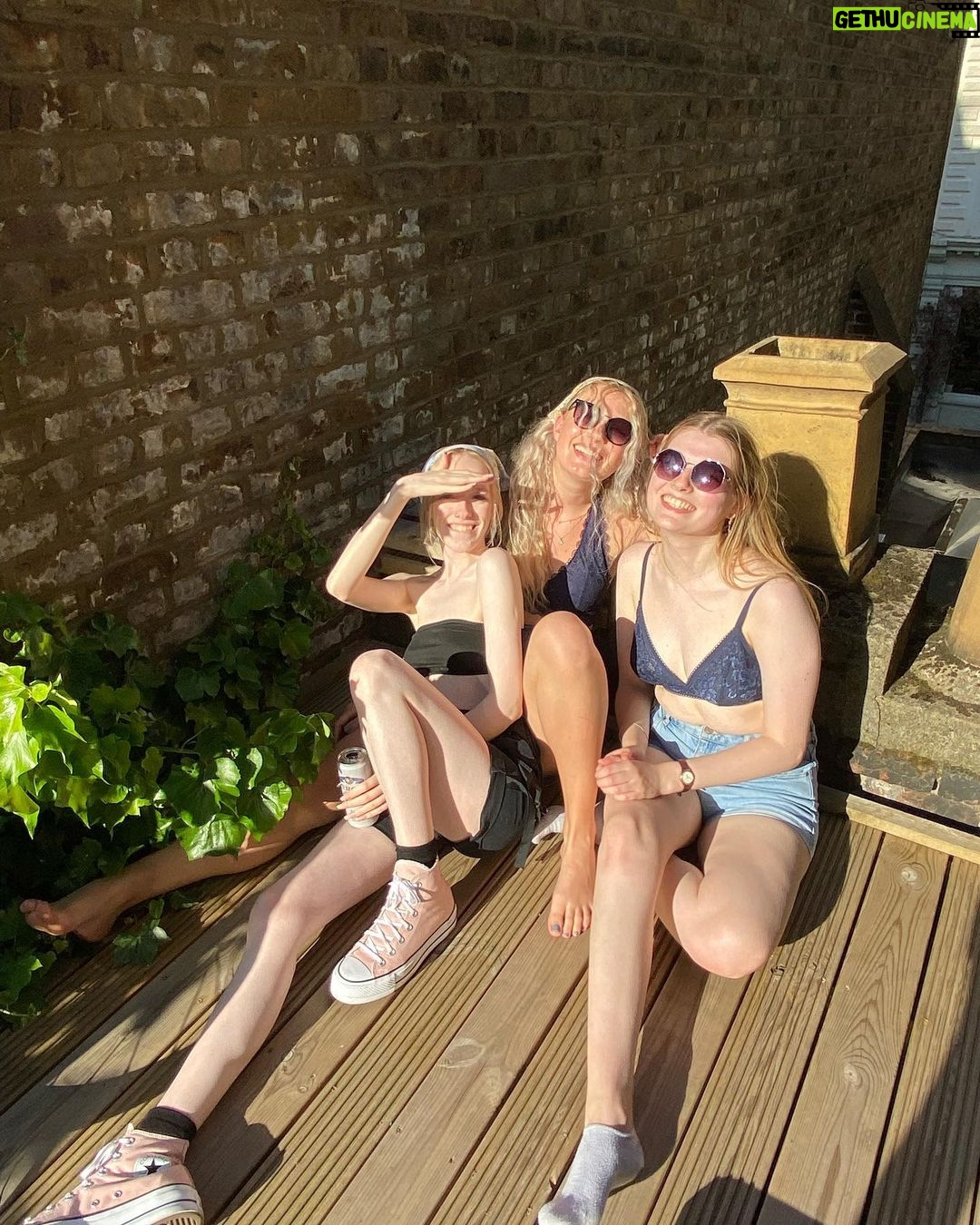 Amybeth McNulty Instagram - HELLO SUMMER London, United Kingdom