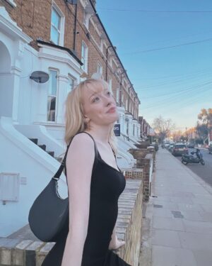 Amybeth McNulty Instagram - To quote the man driving by.. “jeez”
@rachelkeeks