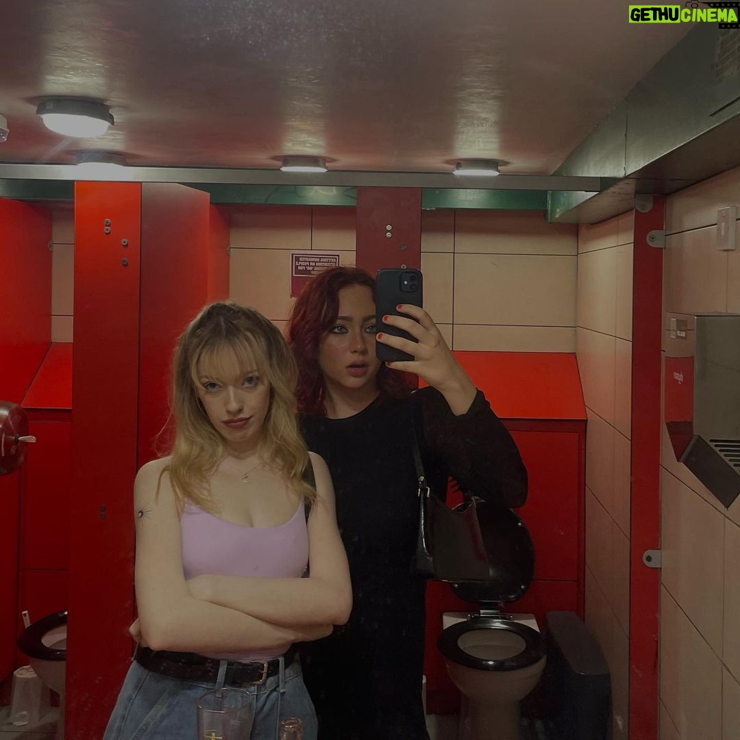 Amybeth McNulty Instagram - Thank you, next.